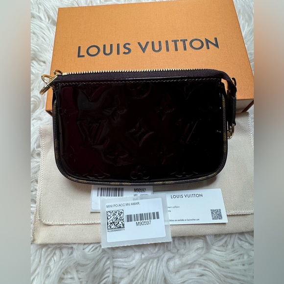 Louis Vuitton Brand New Mini Pochette!! - Picture 5 of 9